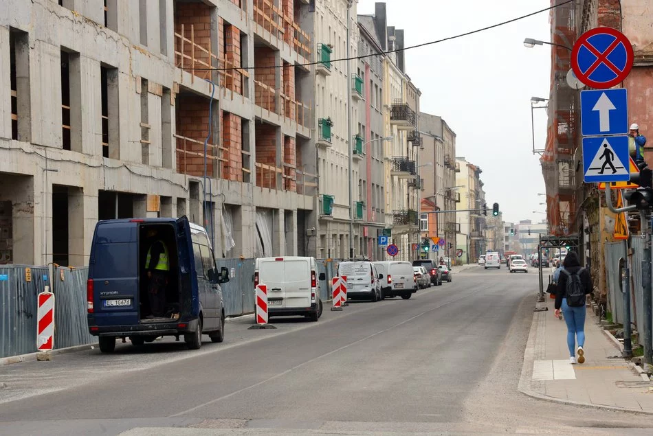 Kolejna zmiana trasy linii 83. Remont Struga na odcinku Wólczańska - Żeromskiego dobiega końca 1 zmiana trasy linii 83