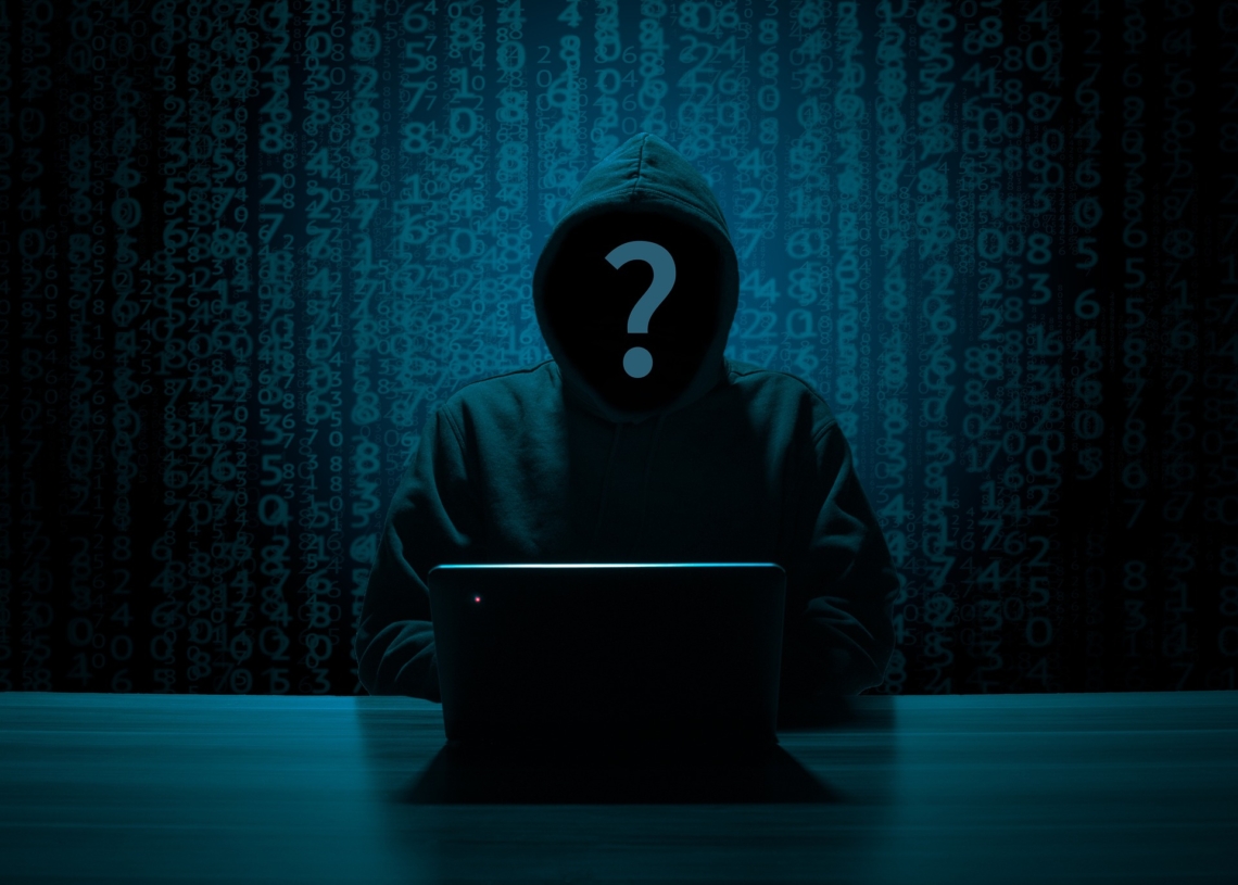 Cyberoszuści podszywają się pod policjantów