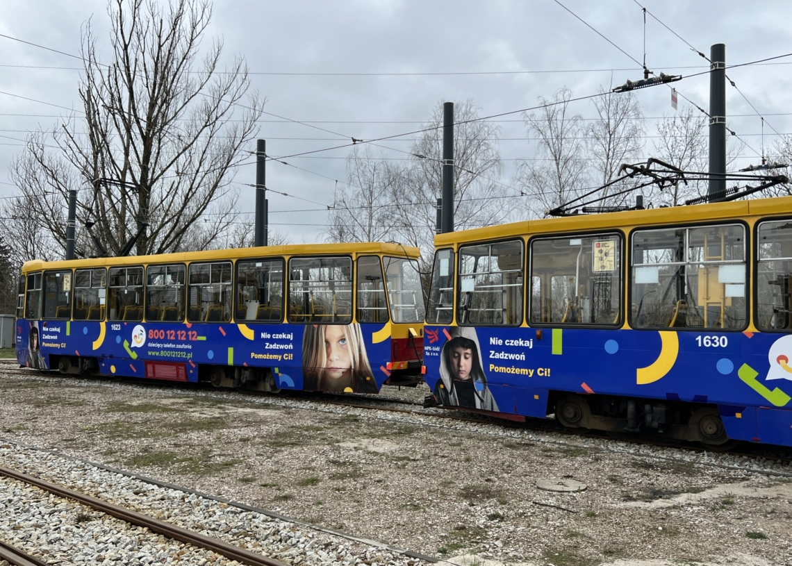 Tramwaj z reklamą Dziecięcego Telefonu Zaufania kursuje po łódzkich torach [ZDJĘCIA]
