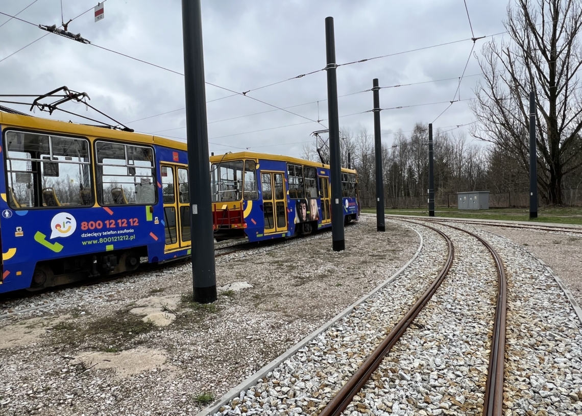 Tramwaj z reklamą Dziecięcego Telefonu Zaufania kursuje po łódzkich torach [ZDJĘCIA]