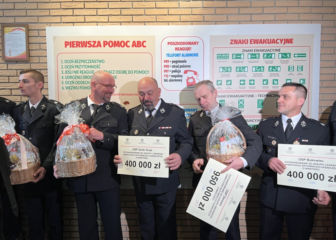 7 jednostek OSP z powiatu łódzkiego wschodniego i brzezińskiego otrzymało pieniądze na zakup samochodów ratowniczo-gaśniczych [ZDJĘCIA+WIDEO]
