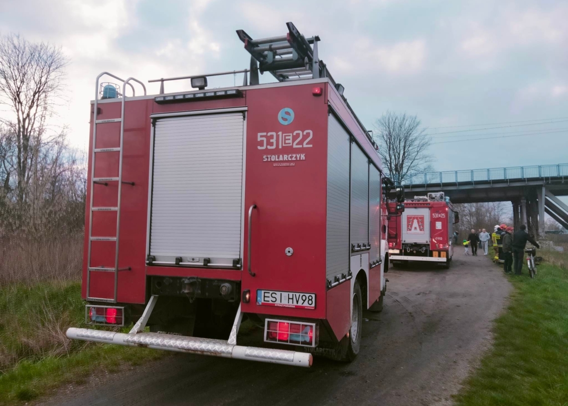 Sieradz: strażacy wyłowili z Warty 58-latkę. Nie udało jej się uratować pomimo reanimacji
