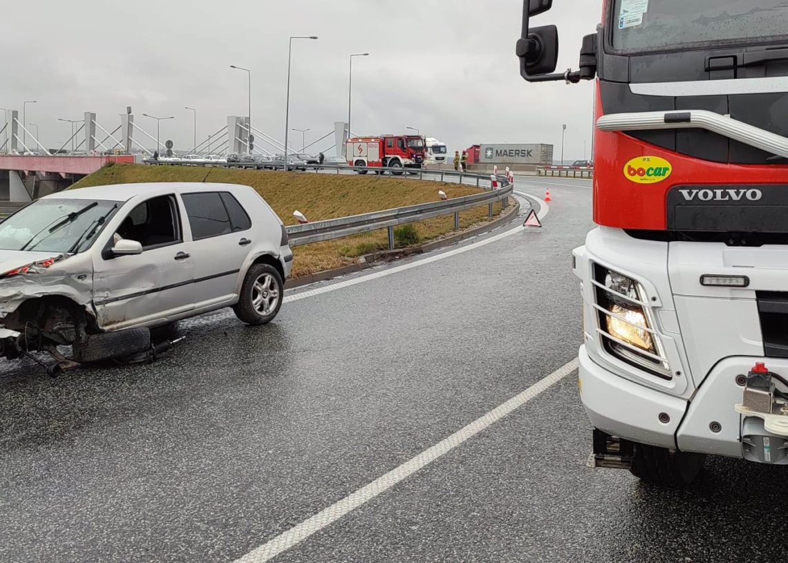 Wypadek na A1 pod Strykowem. Kierowca był pijany 1 Wypadek na A1 pod Strykowem