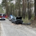 Wypadek w Działoszynie. Kierowca uderzył w drzewo i uciekł z miejsca zdarzenia 7 Wypadek w Działoszynie