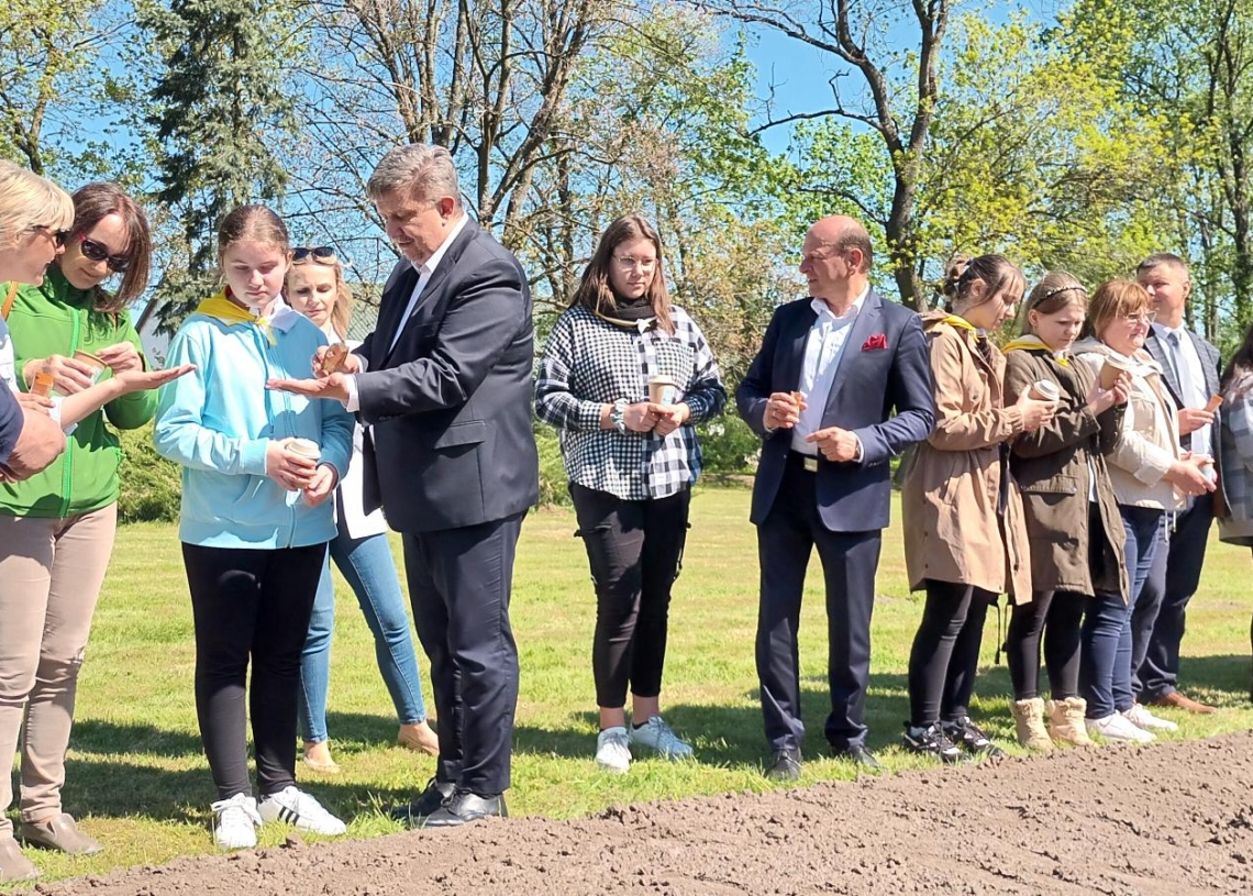 Łódzkie sieje łąkę kwietną. Czy uda się ustanowić Rekord Polski?