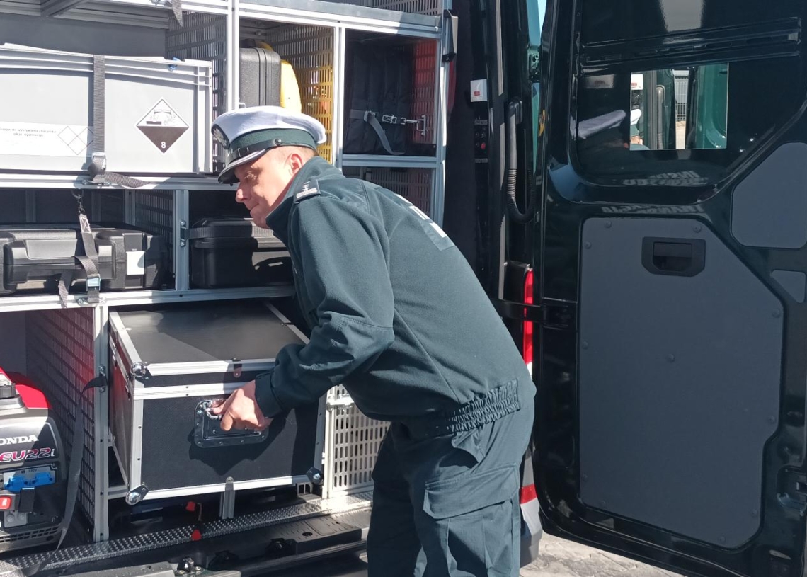 Inspekcja Transportu Drogowego odebrała w Kutnie 10 nowych furgonów [ZDJĘCIA]