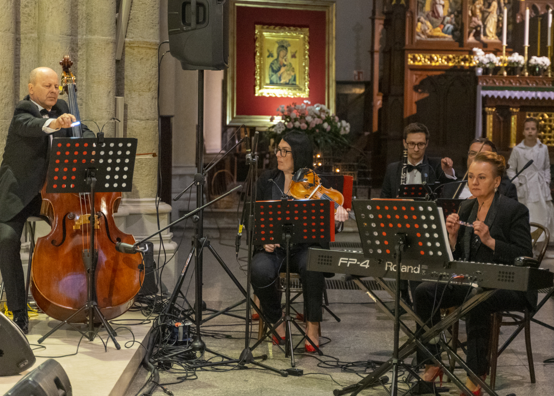 Koncert papieski w łódzkiej archikatedrze [ZDJĘCIA, WIDEO]