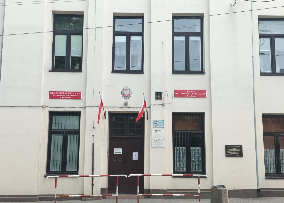 Boisko Liceum Ogólnokształcącego w Brzezinach zostanie zadaszone [ZDJĘCIA]