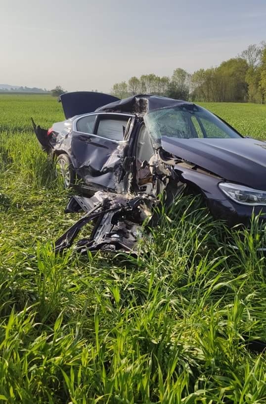 Wypadek na DK74. Zginęła przewodnicząca Rady Miejskiej w Sieradzu