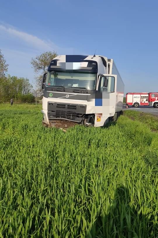 Wypadek na DK74. Zginęła przewodnicząca Rady Miejskiej w Sieradzu