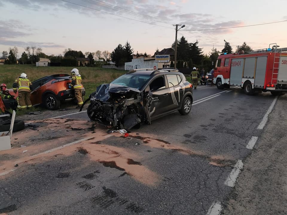 Wypadek na DK71 w Aleksandrowie Łódzkim. Zderzenie 3 aut