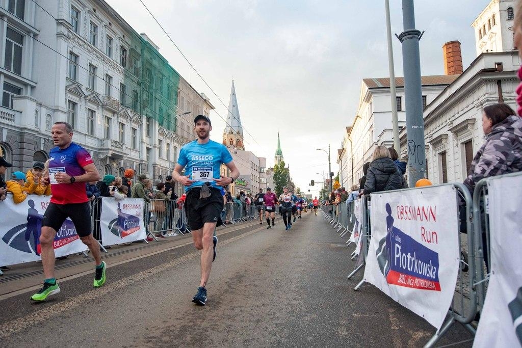 Bieg ulicą Piotrkowską Rossmann Run już dzisiaj wieczorem. Będą utrudnienia w Łodzi 1 Bieg ulicą Piotrkowską Rossmann Run już dzisiaj wieczorem. Będą utrudnienia w Łodzi