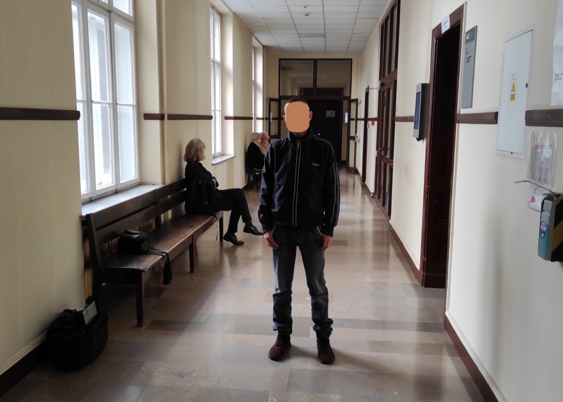 Zaatakował kolegę nożem kuchennym, bo ten pstrykał palcami [ZDJĘCIA]