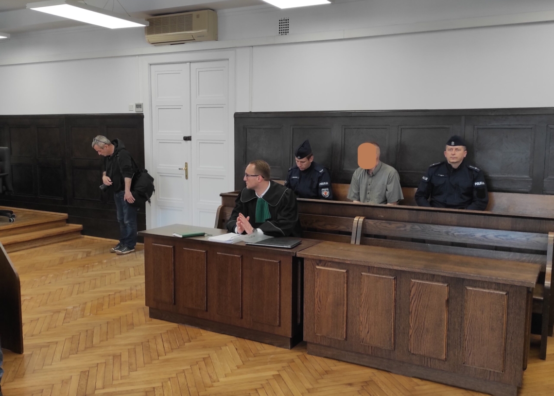 Zaatakował kolegę nożem kuchennym, bo ten pstrykał palcami [ZDJĘCIA]