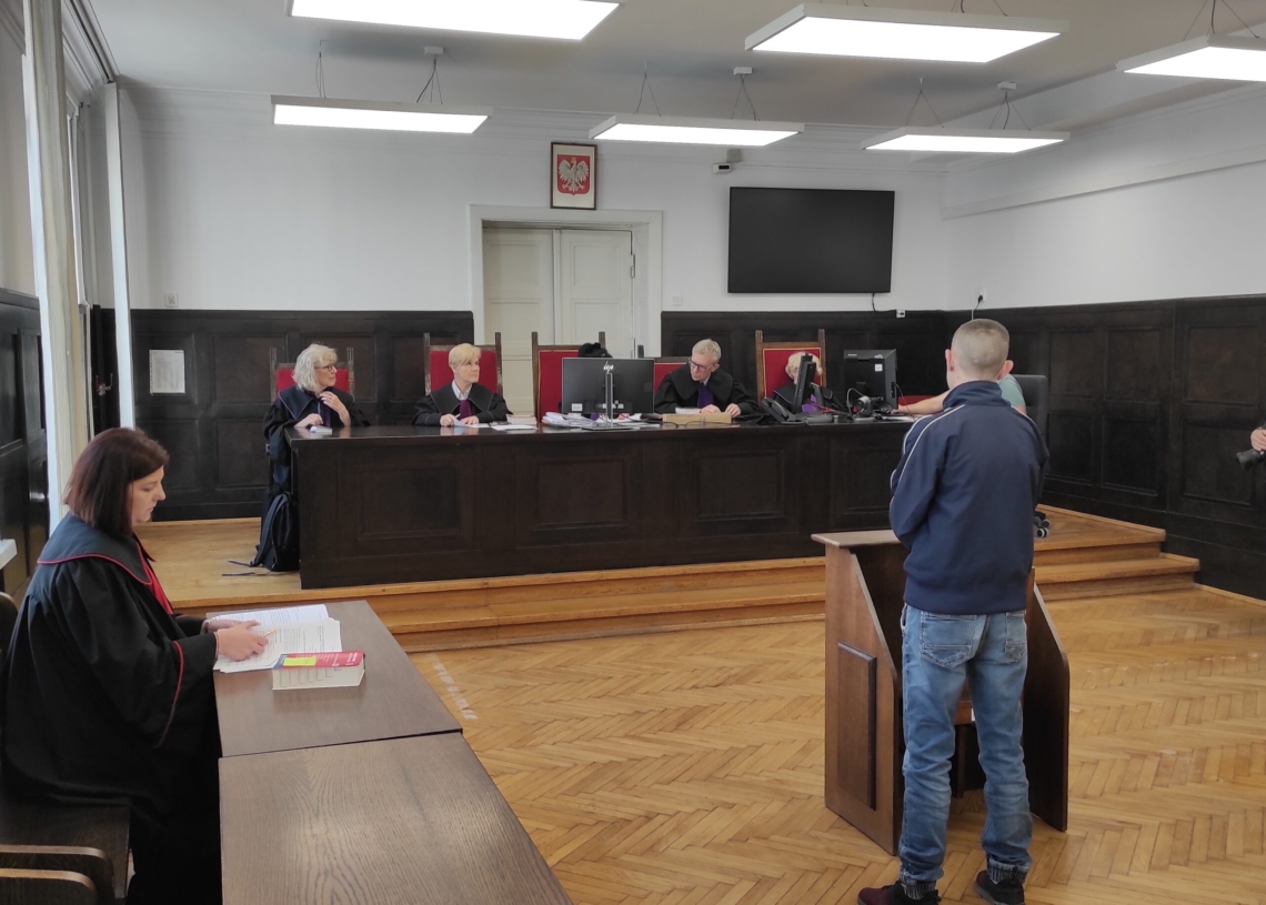 Zaatakował kolegę nożem kuchennym, bo ten pstrykał palcami [ZDJĘCIA]
