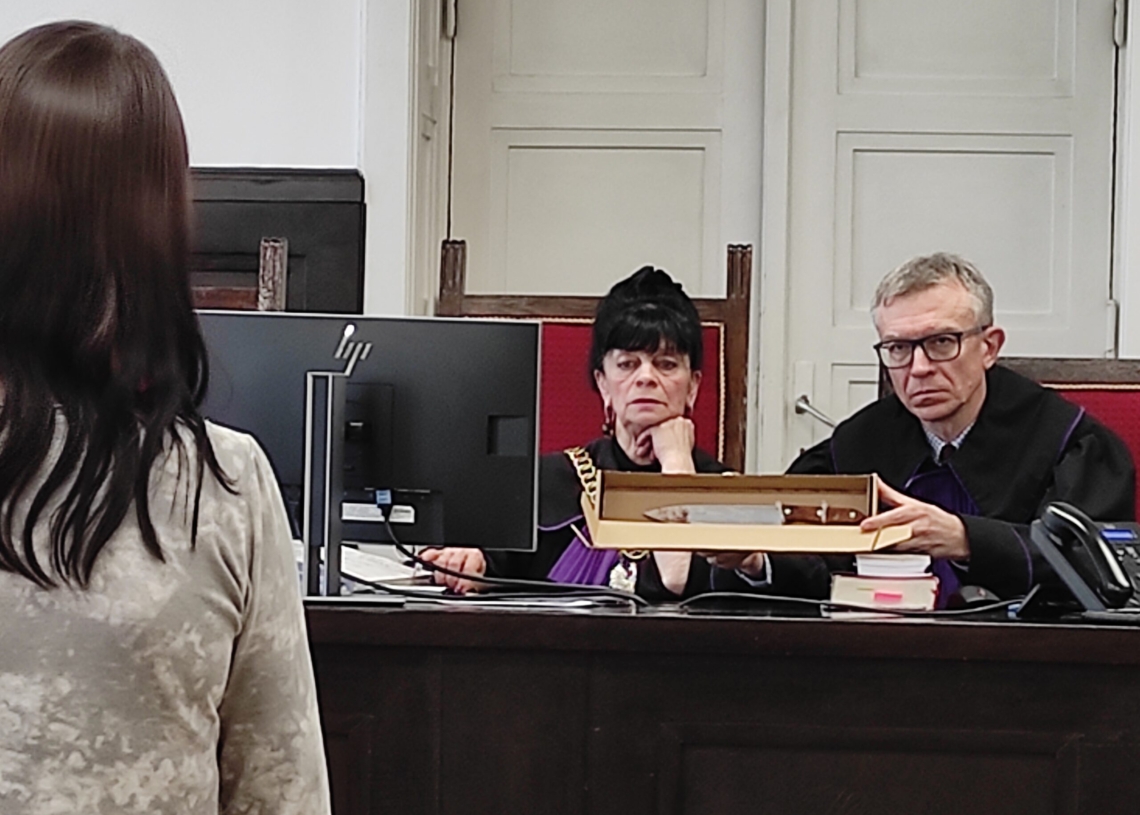 Zaatakował kolegę nożem kuchennym, bo ten pstrykał palcami [ZDJĘCIA]