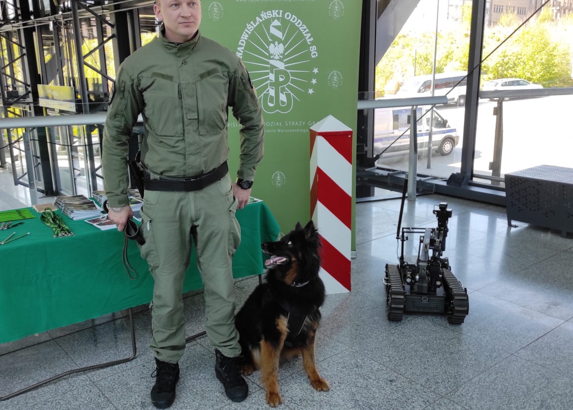 Festiwal Zawodów Mundurowych na Dworcu Łódź Fabryczna [ZDJĘCIA]
