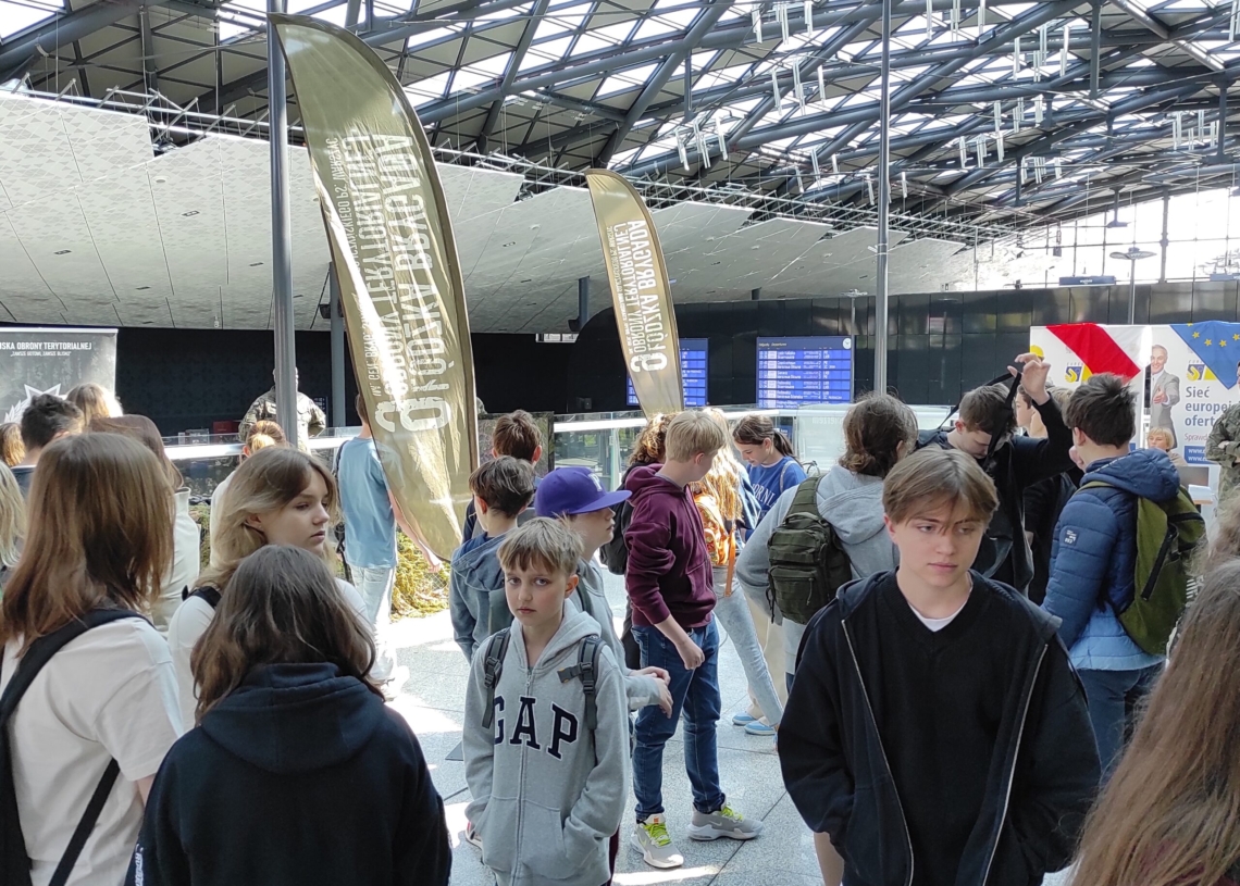 Festiwal Zawodów Mundurowych na Dworcu Łódź Fabryczna [ZDJĘCIA]