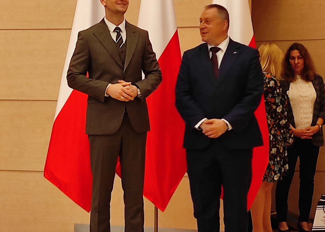 210 uczniów szkół podstawowych w Łódzkiem odebrało nagrody za najlepsze wyniki w wojewódzkich konkursach [ZDJĘCIA]