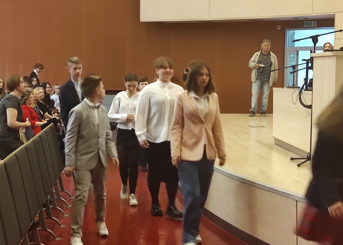 210 uczniów szkół podstawowych w Łódzkiem odebrało nagrody za najlepsze wyniki w wojewódzkich konkursach [ZDJĘCIA]