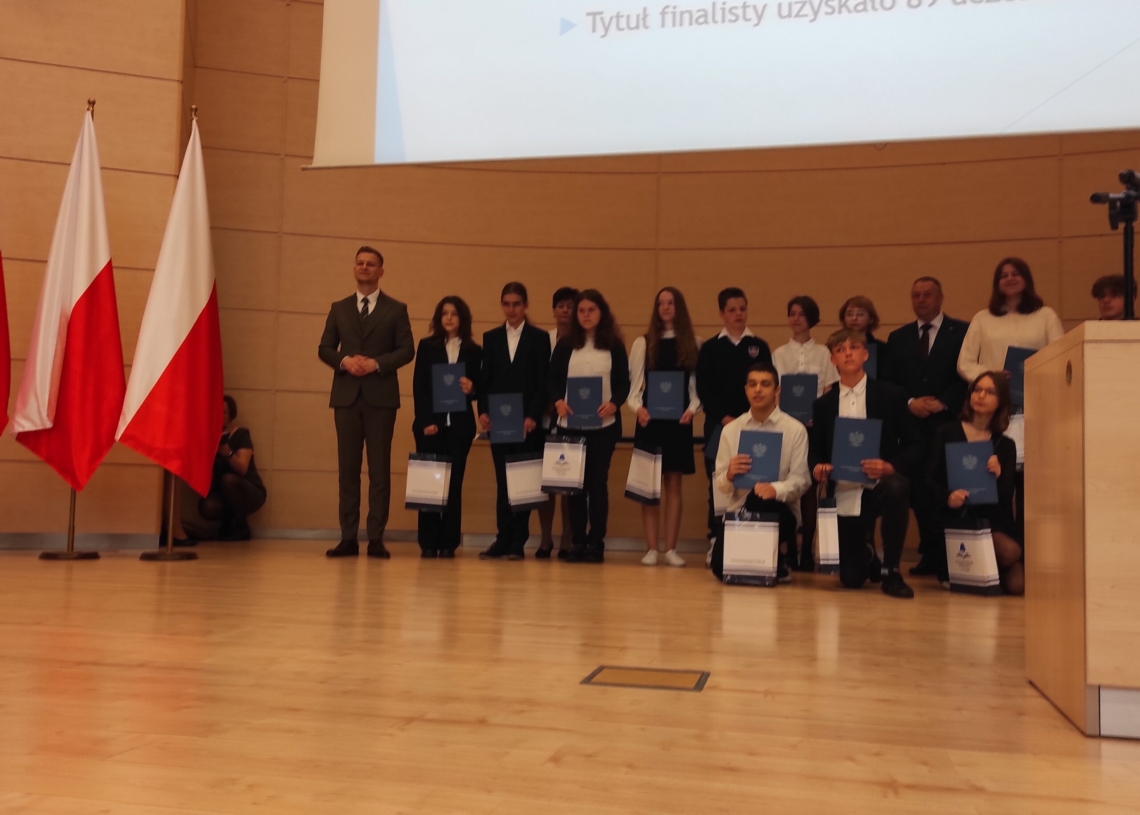 210 uczniów szkół podstawowych w Łódzkiem odebrało nagrody za najlepsze wyniki w wojewódzkich konkursach [ZDJĘCIA]