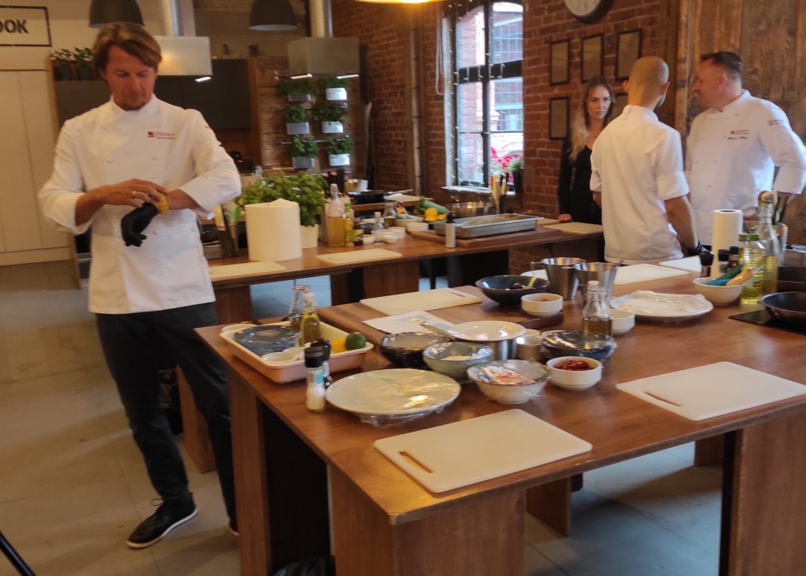 Warsztaty kulinarne z Karolem Okrasą – zasada Zero Waste [ZDJĘCIA]