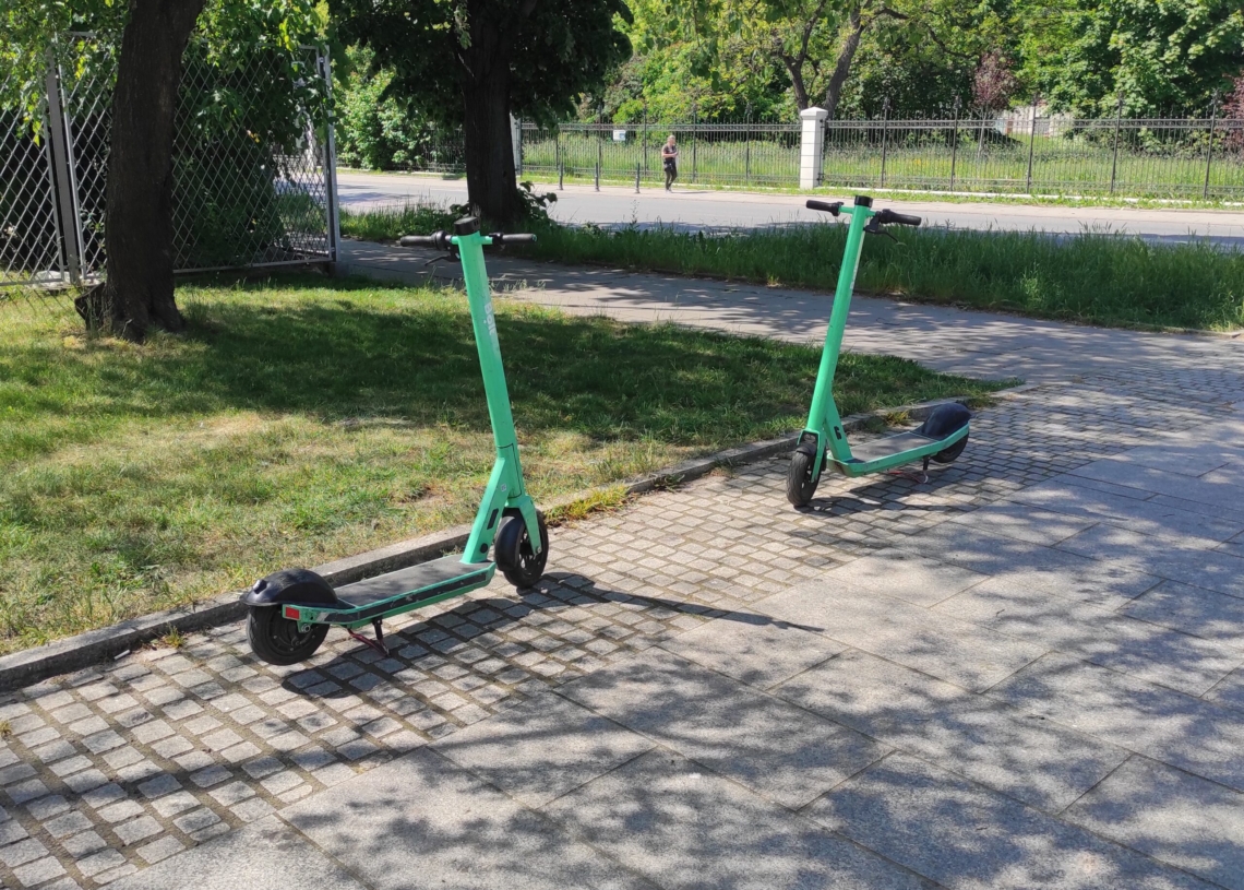 Hulajnogi utrapieniem łodzian