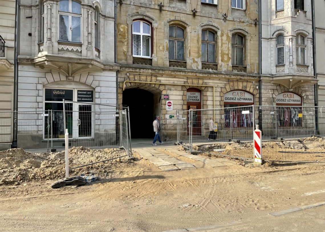 Jak postępuje modernizacja Legionów? Minęło 5 miesięcy od rozpoczęcia prac [ZDJĘCIA + WIDEO]