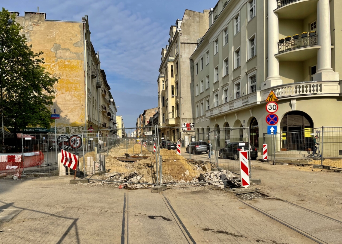 Jak postępuje modernizacja Legionów? Minęło 5 miesięcy od rozpoczęcia prac [ZDJĘCIA + WIDEO]