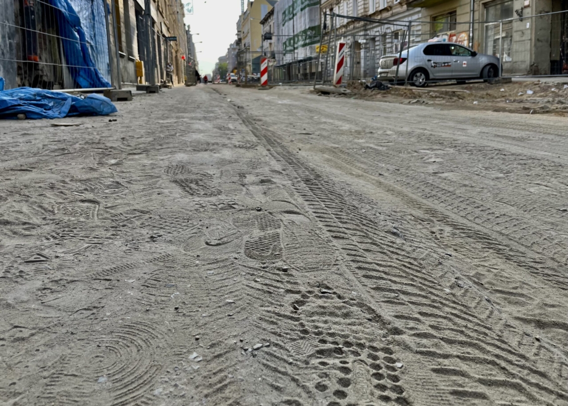 Jak postępuje modernizacja Legionów? Minęło 5 miesięcy od rozpoczęcia prac [ZDJĘCIA + WIDEO]