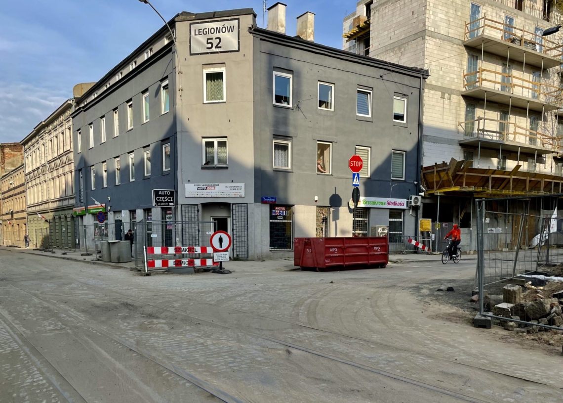 Jak postępuje modernizacja Legionów? Minęło 5 miesięcy od rozpoczęcia prac [ZDJĘCIA + WIDEO]