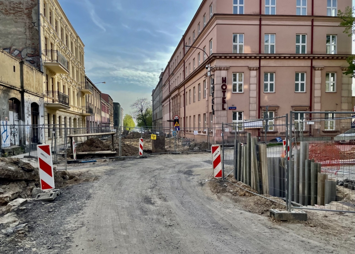Jak postępuje modernizacja Legionów? Minęło 5 miesięcy od rozpoczęcia prac [ZDJĘCIA + WIDEO]