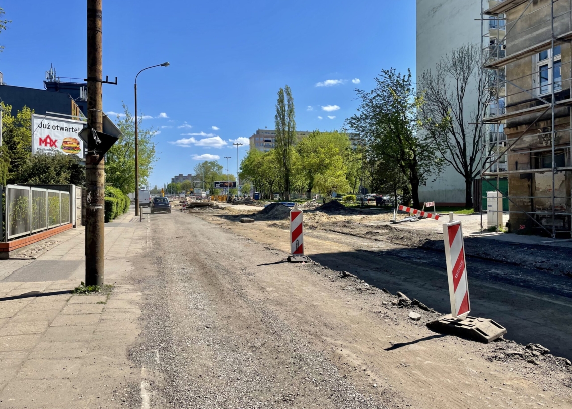 Mija miesiąc od rozpoczęcia modernizacji drugiej części Przybyszewskiego. Jak postępują prace? [ZDJĘCIA + WIDEO]