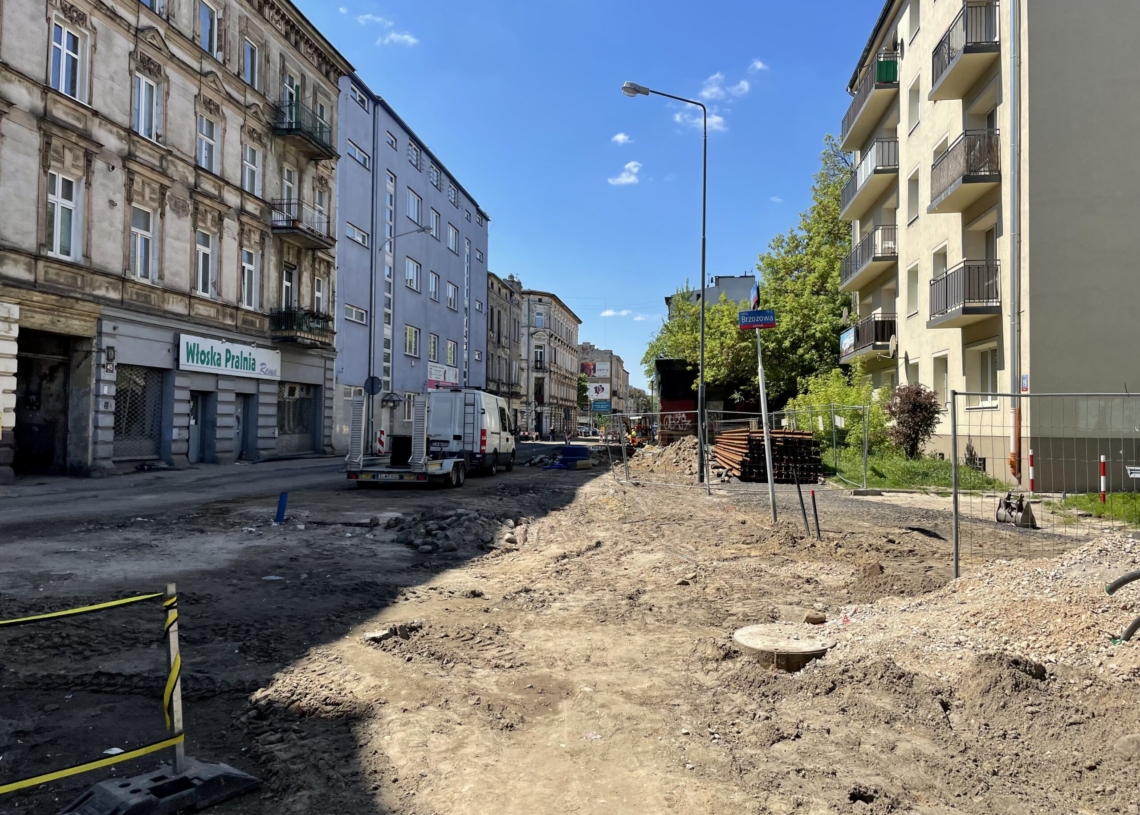 Mija miesiąc od rozpoczęcia modernizacji drugiej części Przybyszewskiego. Jak postępują prace? [ZDJĘCIA + WIDEO]