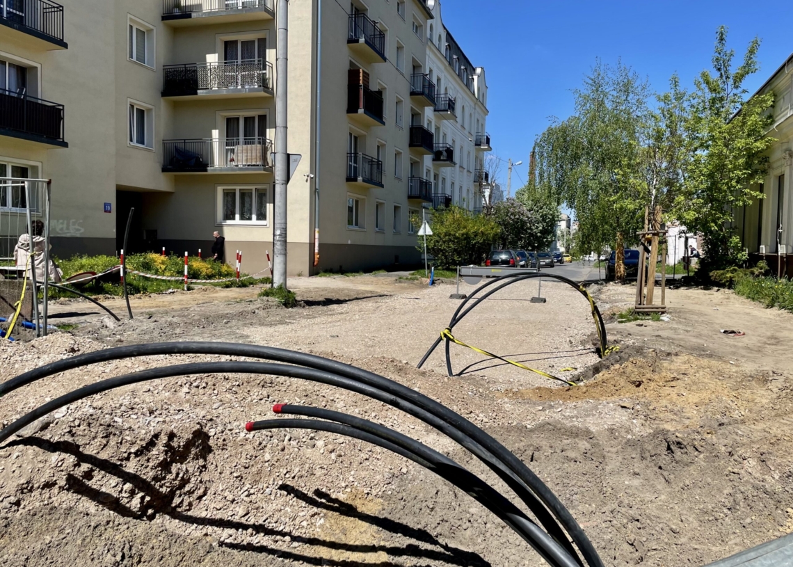 Mija miesiąc od rozpoczęcia modernizacji drugiej części Przybyszewskiego. Jak postępują prace? [ZDJĘCIA + WIDEO]