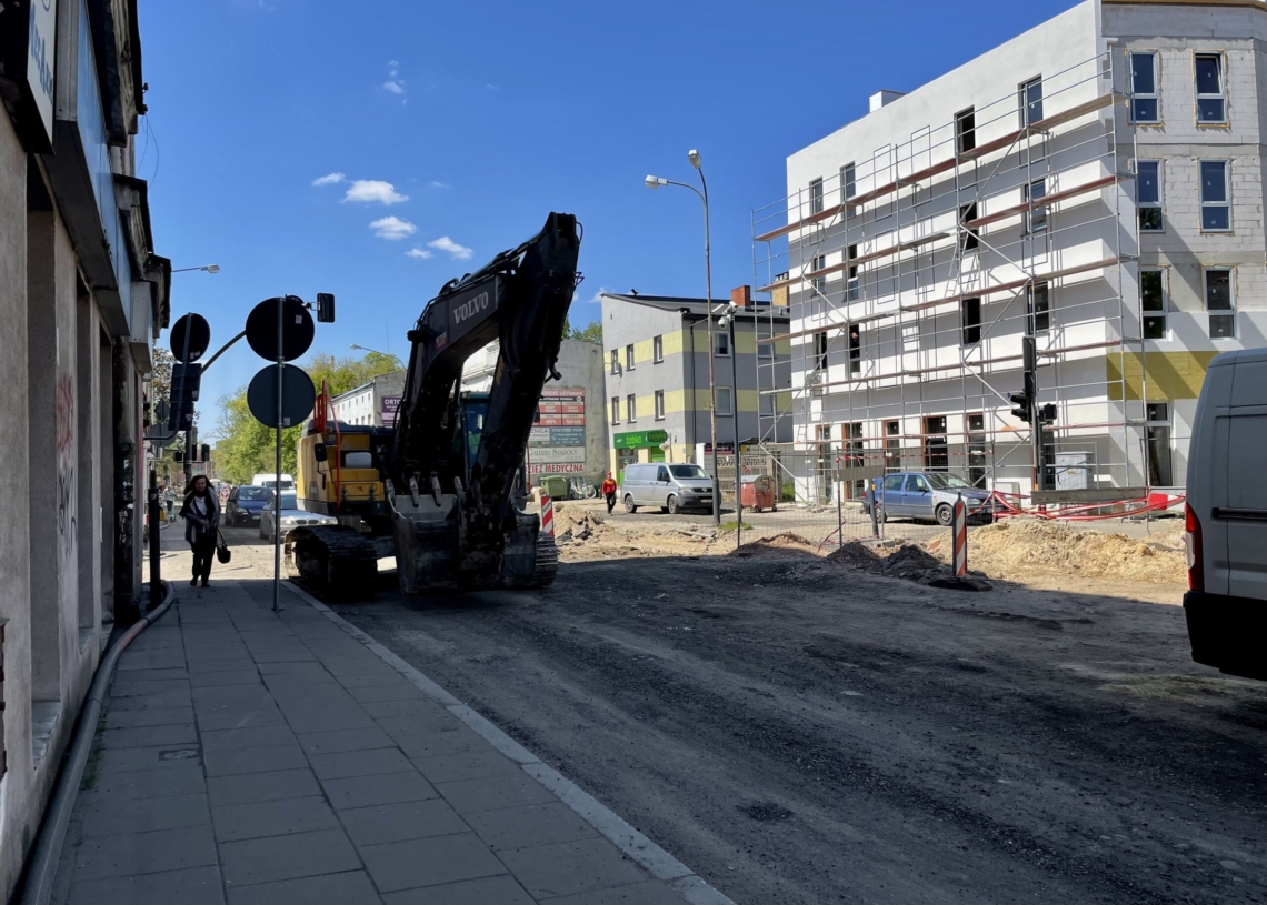 Mija miesiąc od rozpoczęcia modernizacji drugiej części Przybyszewskiego. Jak postępują prace? [ZDJĘCIA + WIDEO]