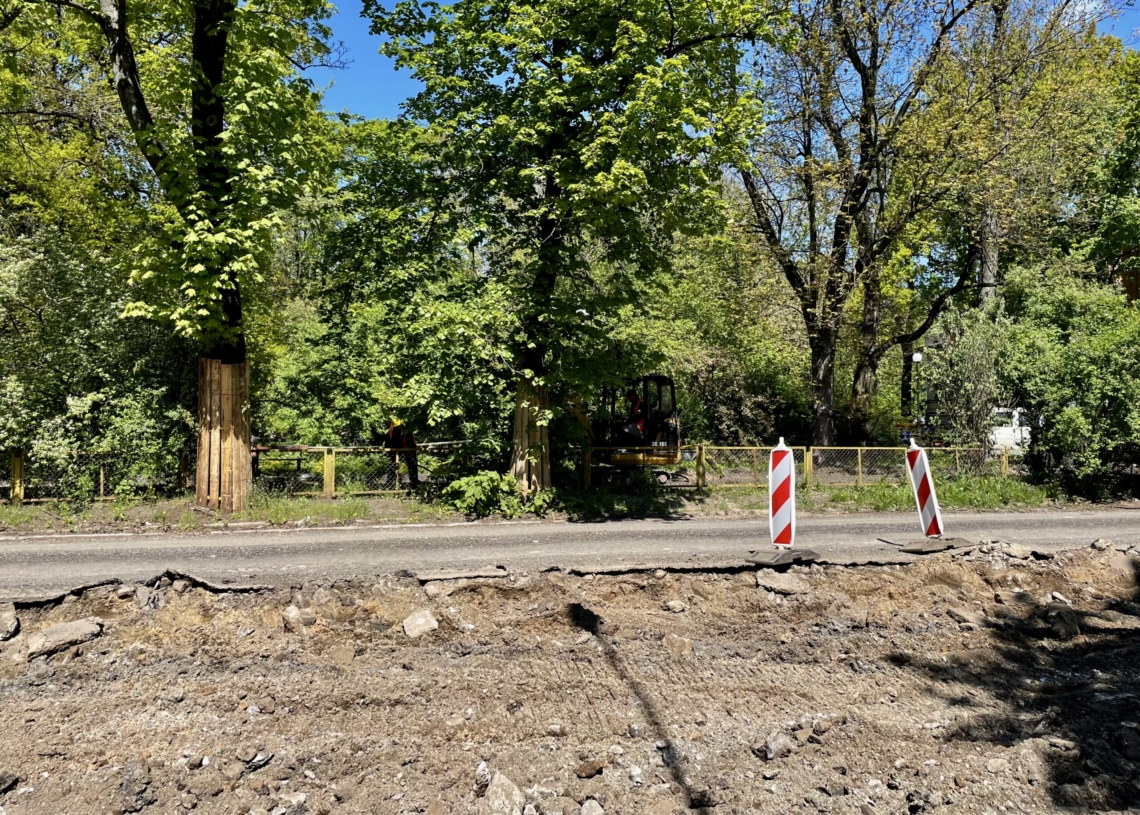 Mija miesiąc od rozpoczęcia modernizacji drugiej części Przybyszewskiego. Jak postępują prace? [ZDJĘCIA + WIDEO]