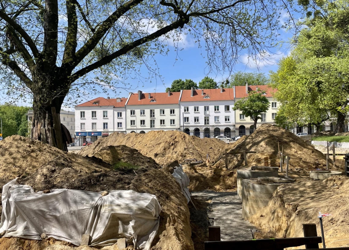 Modernizacja Starego Rynku. ZIM zapewnia, że prace przyspieszyły [ZDJĘCIA]