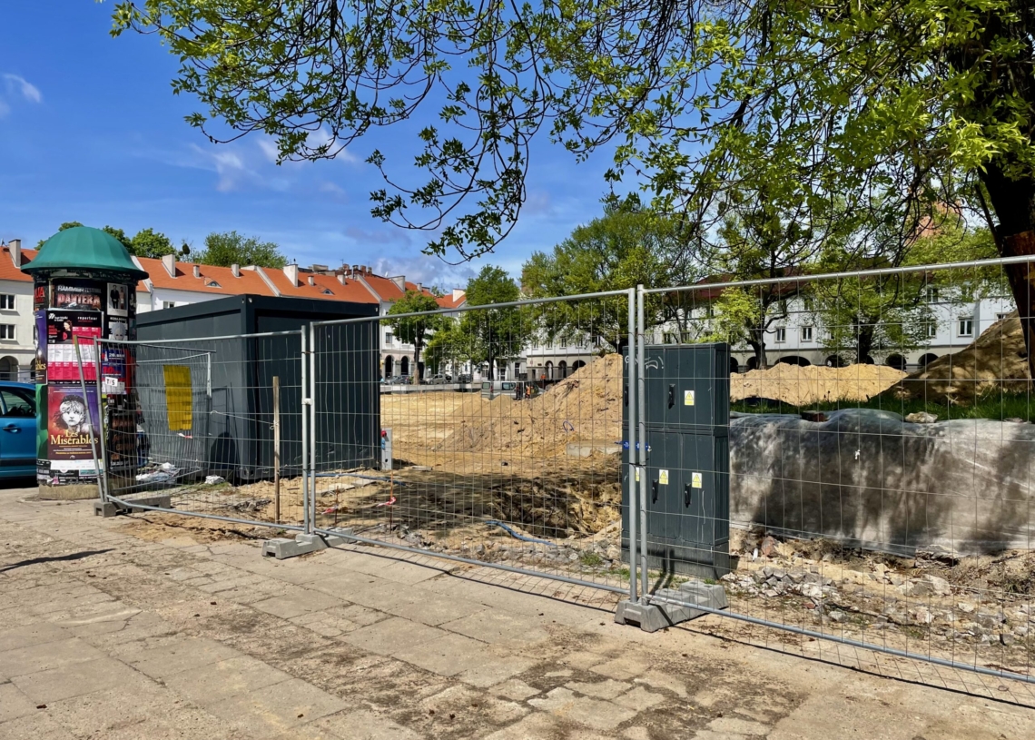 Modernizacja Starego Rynku. ZIM zapewnia, że prace przyspieszyły [ZDJĘCIA]