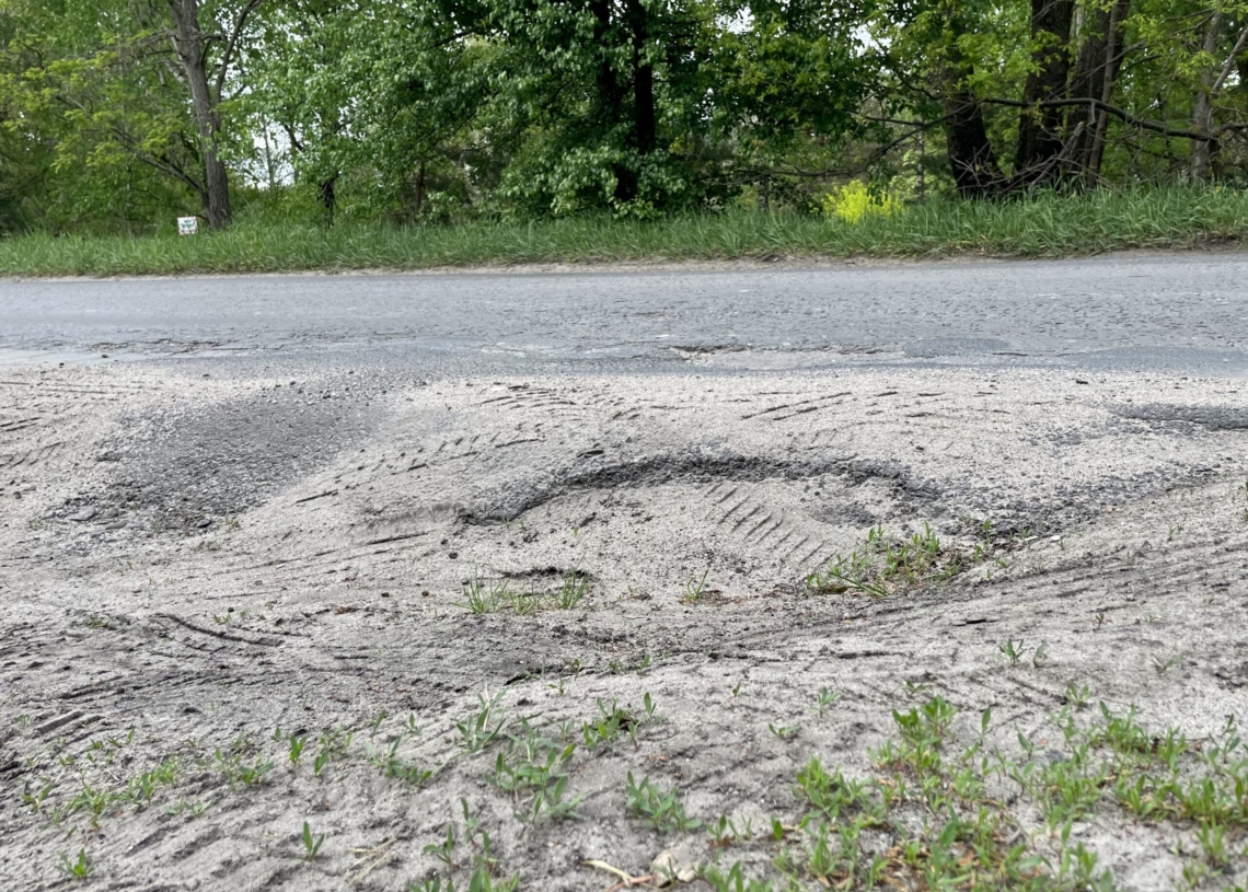 Cztery firmy chcą wybudować i przebudować drogi dojazdowe do S14, w tym Rąbieńską [ZDJĘCIA]