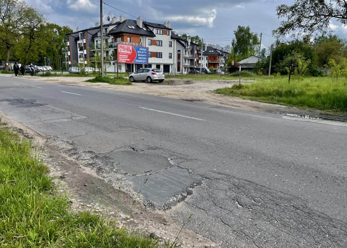 Cztery firmy chcą wybudować i przebudować drogi dojazdowe do S14, w tym Rąbieńską [ZDJĘCIA]