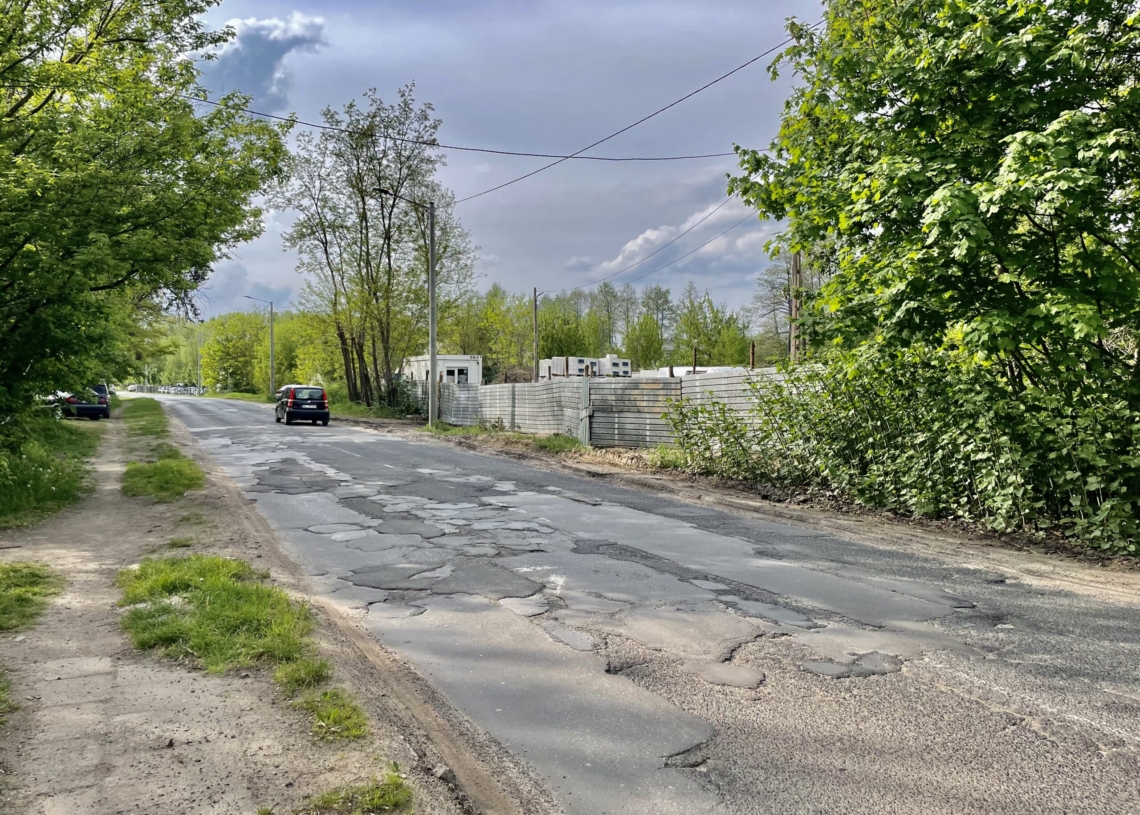 Cztery firmy chcą wybudować i przebudować drogi dojazdowe do S14, w tym Rąbieńską [ZDJĘCIA]