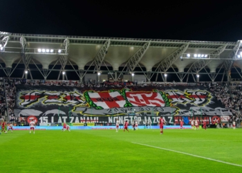 Doping kibiców w meczu ŁKS Łódź - Wisła Kraków