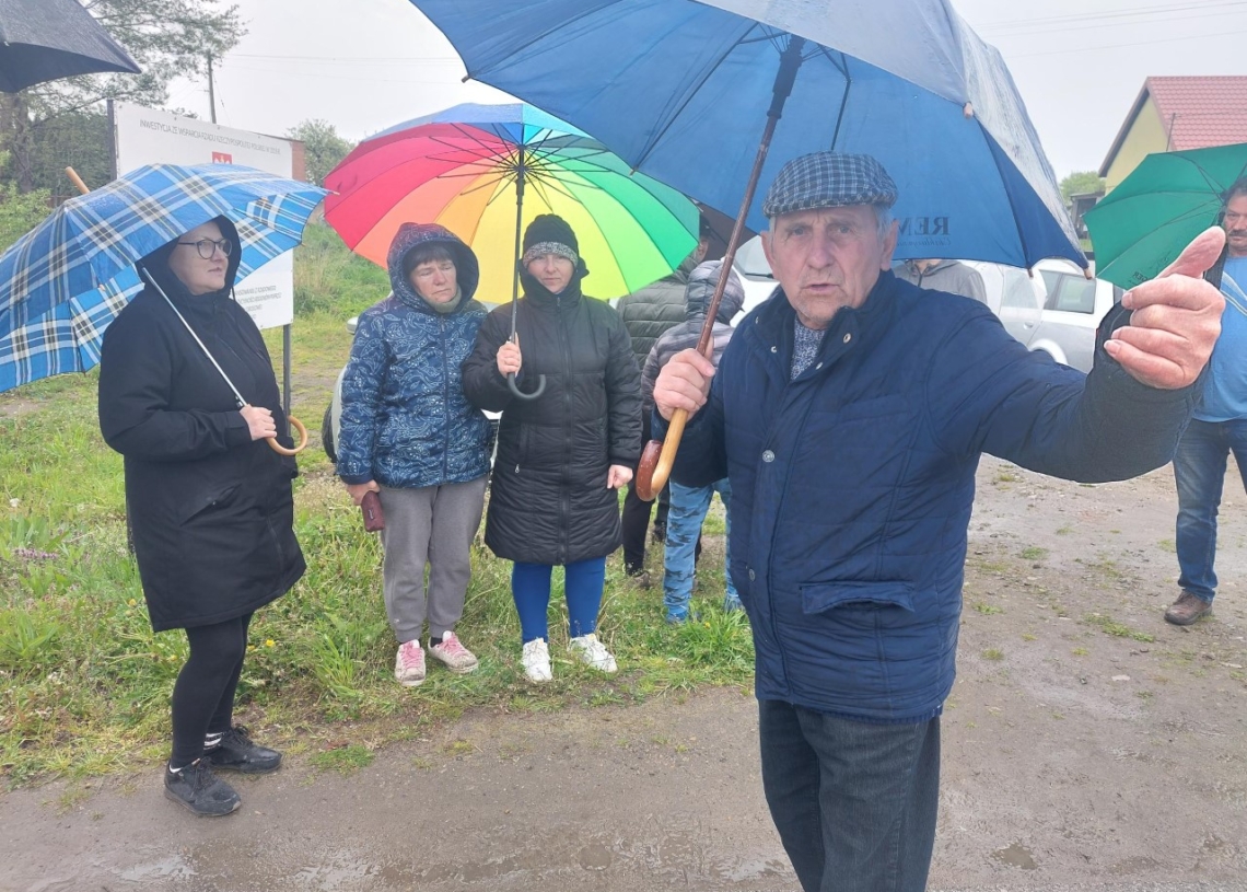 Mieszkańcy Brzeźnia walczą o budowę drogi pieszo-rowerowej