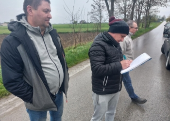 Mieszkańcy Brzeźnia walczą o budowę drogi pieszo-rowerowej