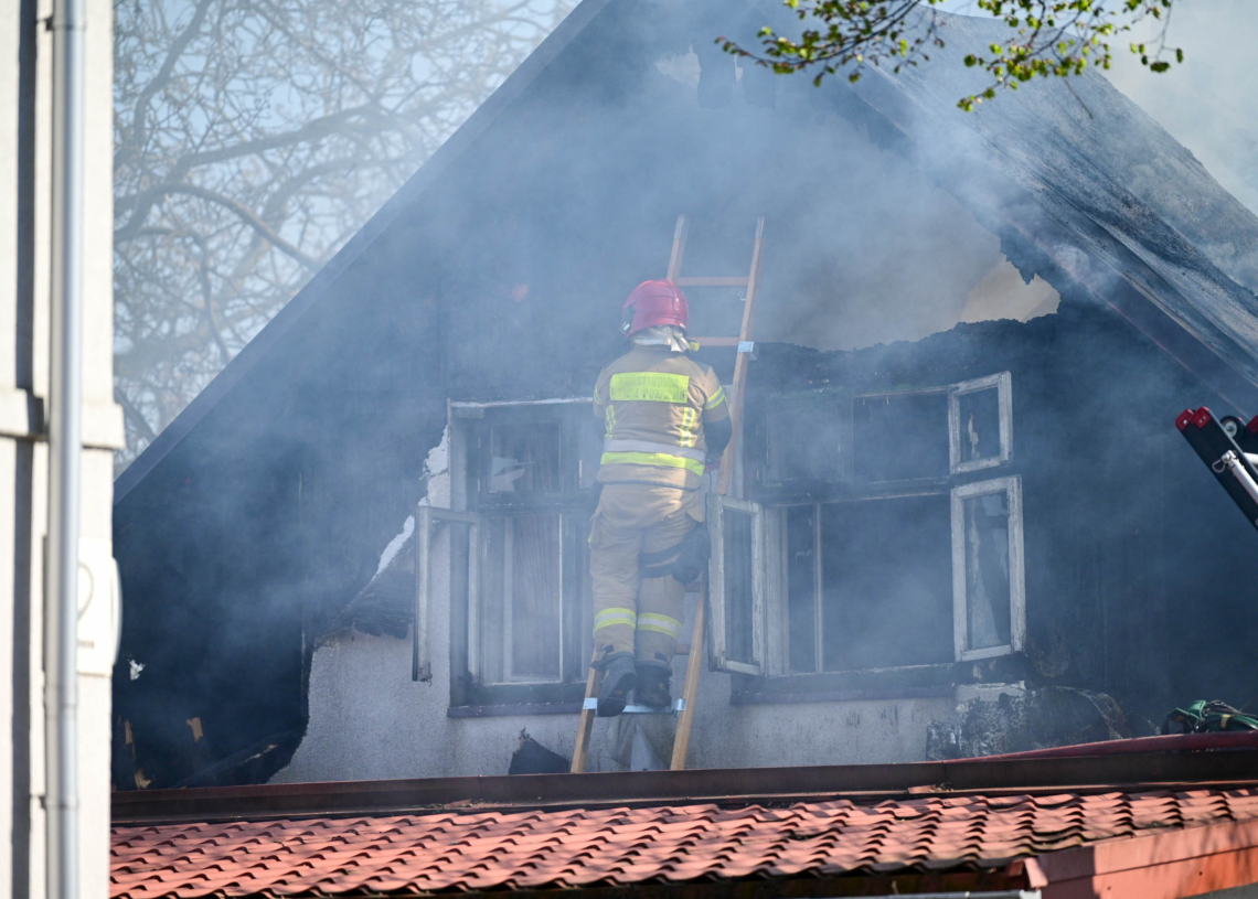 Pożar domu na Arkuszyńskiego w Pabianicach