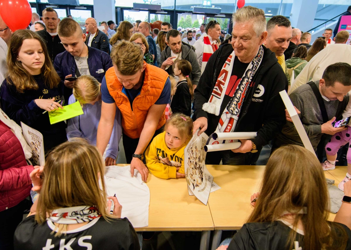 Łódzkie Wiewióry świętują z kibicami