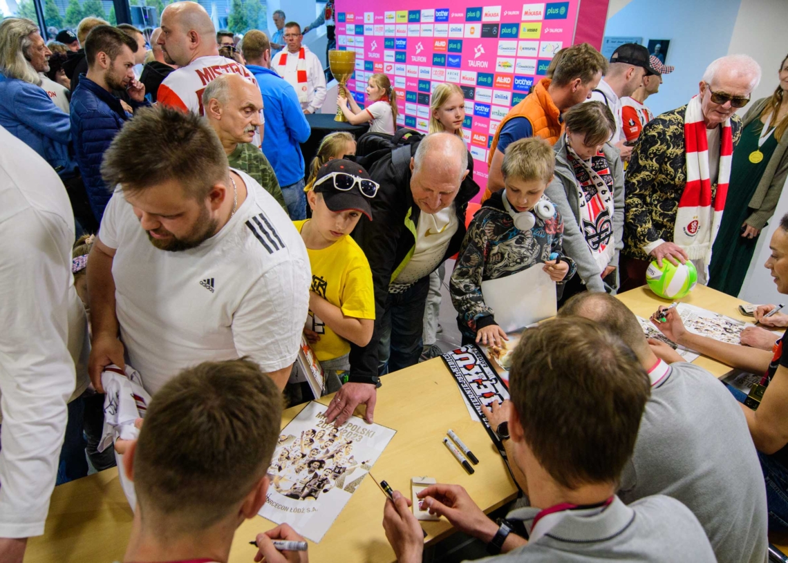 Łódzkie Wiewióry świętują z kibicami