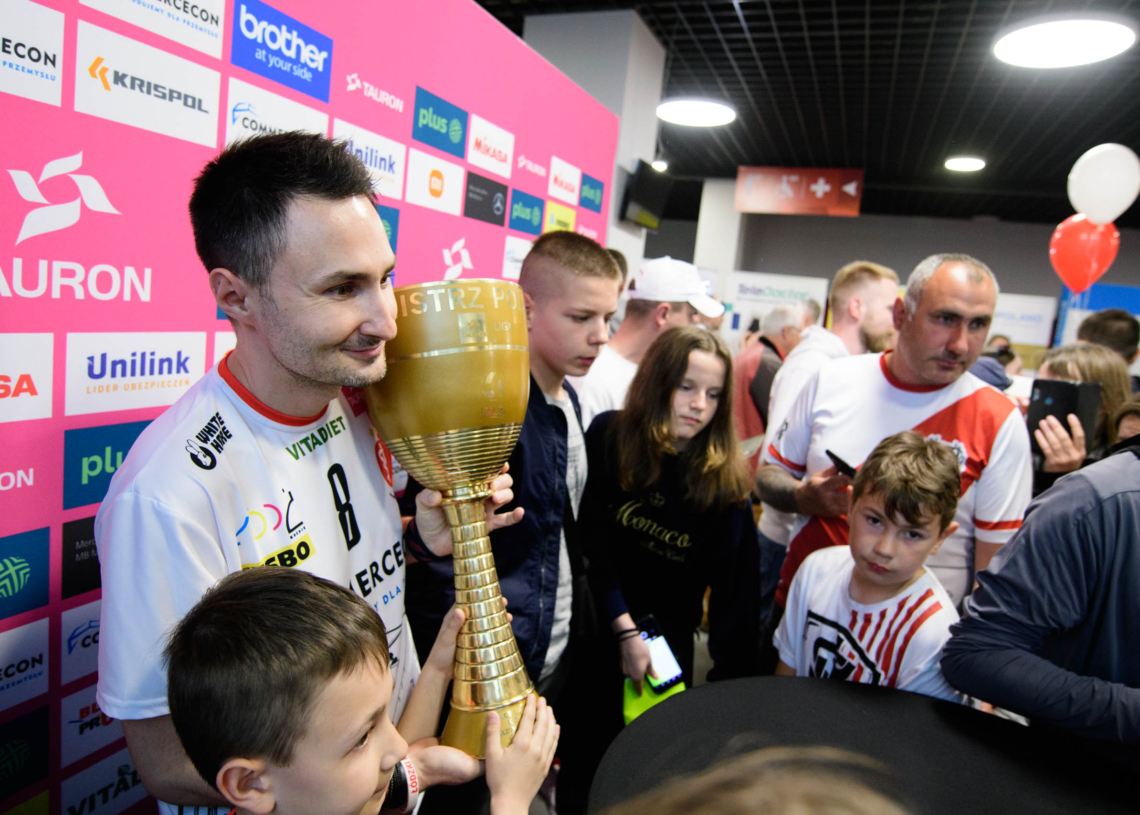 Łódzkie Wiewióry świętują z kibicami