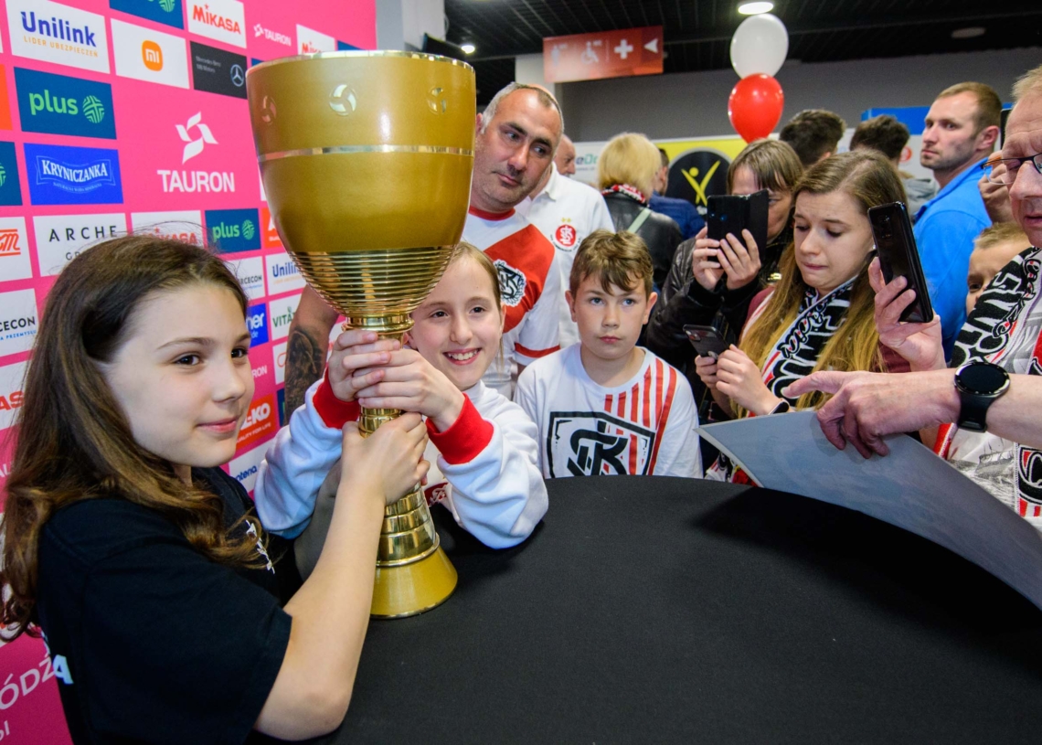 Łódzkie Wiewióry świętują z kibicami